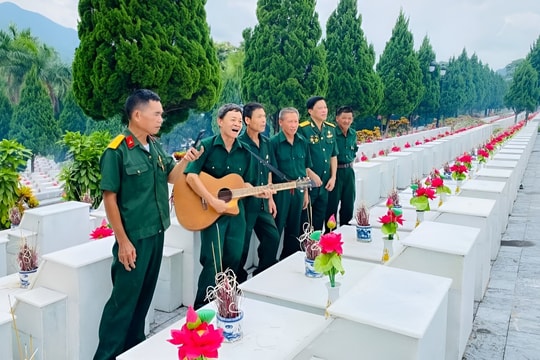 Vị Xuyên: Những bông hoa hoá đá bất tử