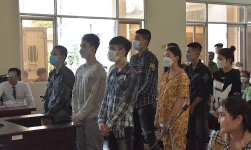 Giết người vì cho rằng bị “nhìn đểu”