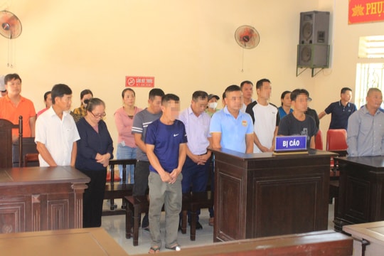 Rủ nhau đánh bạc sau khi thắp hương tại đám giỗ