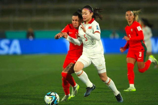 HLV Mai Đức Chung: "Tuyển nữ Việt Nam chủ quan trước Bồ Đào Nha"