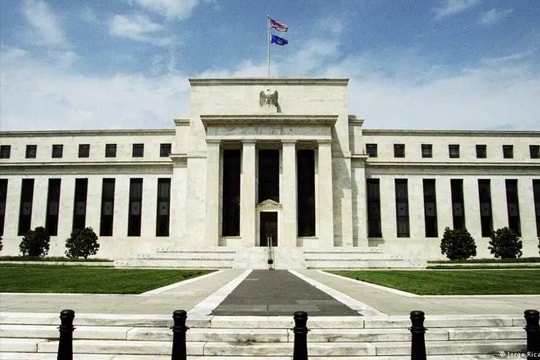 Mỹ: Fed nâng lãi suất lên cao nhất trong vòng 22 năm