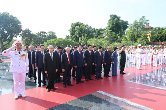 Lãnh đạo Đảng, Nhà nước tưởng niệm các Anh hùng liệt sĩ