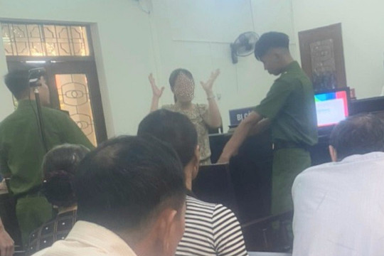 Cháu đánh dì gãy xương sườn