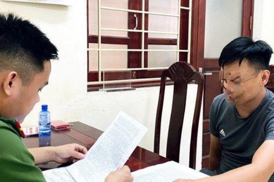 Bắt giữ 2 đối tượng buôn bán pháo