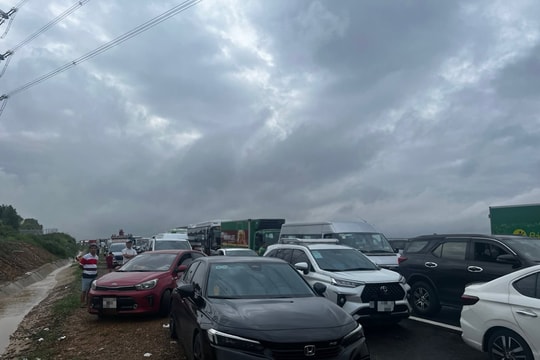 Bình Thuận: Xác định nguyên nhân cao tốc Phan Thiết - Dầu Giây bị ngập nước