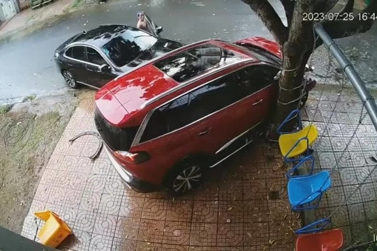 Đắk Lắk : Bắt đối tượng lái xe tông 4 lần ôtô đỗ trên đường