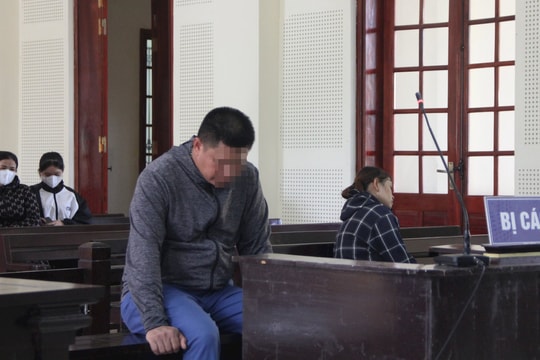 Chủ quán ăn ép bé gái bưng bê kiêm bán dâm