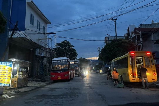Bộ GTVT yêu cầu xử lý nghiêm tình trạng "xe dù, bến cóc"
