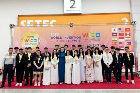 Đoàn học sinh Việt Nam đạt thành tích cao tại cuộc thi WICO 2023