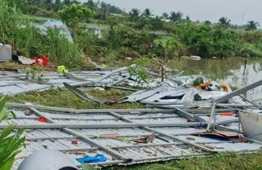 Cà Mau: Dông lốc làm 3 người bị thương, thiệt hại nhà cửa gần 6 tỷ đồng