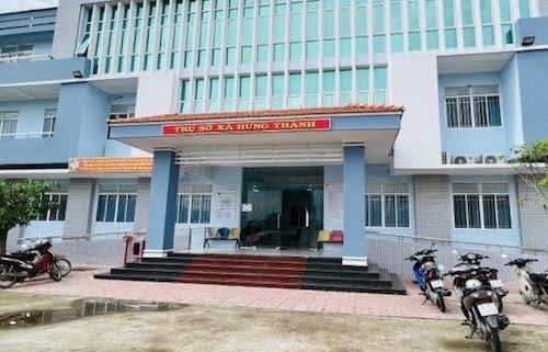 Phân công người không có chuyên môn đi nhận vắc xin, Phó Chủ tịch UBND xã bị kỷ luật