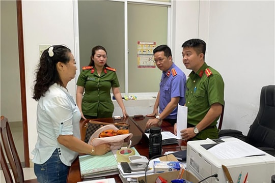 13 cá nhân, chủ doanh nghiệp bị khởi tố về tội đưa hối lộ