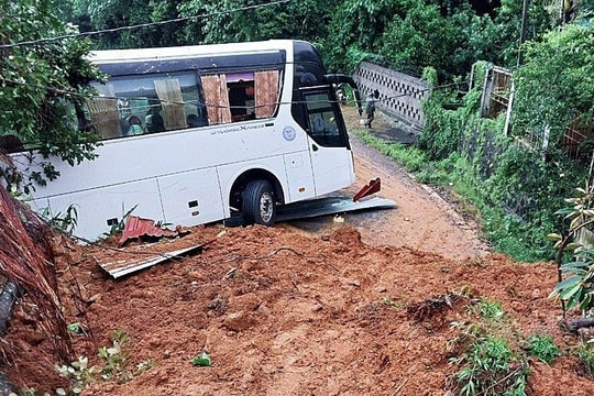 Vụ sạt lở tại đèo Bảo Lộc: Kiên quyết di dời dân khỏi khu vực nguy hiểm