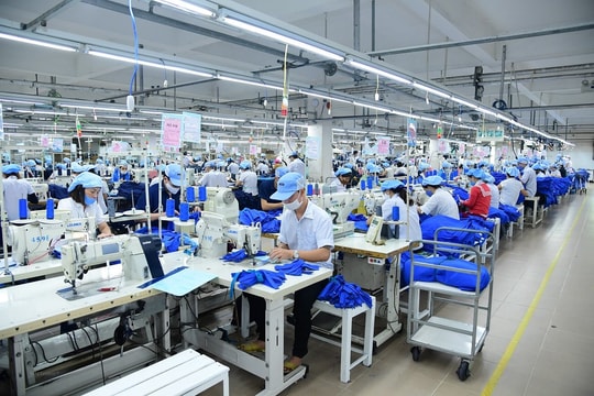 IMF dự báo GDP Việt Nam sẽ đạt 5,8%