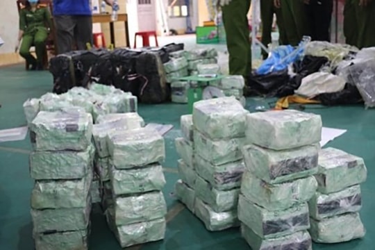 Mang tiền tỷ dành chữa bệnh đi buôn ma tuý