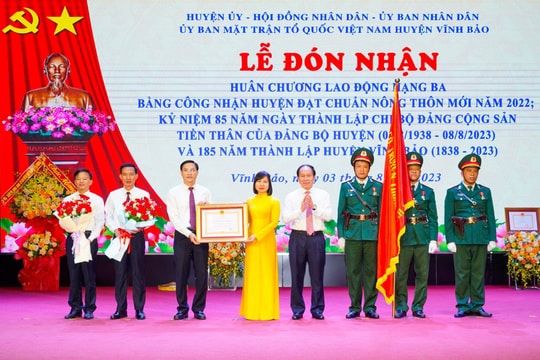 Huyện Vĩnh Bảo (Hải Phòng) đón nhận Huân chương Lao động hạng Ba