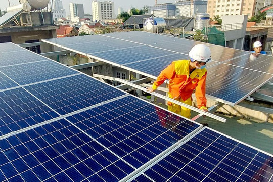 Tại sao chưa phát triển điện mặt trời mái nhà khu công nghiệp?