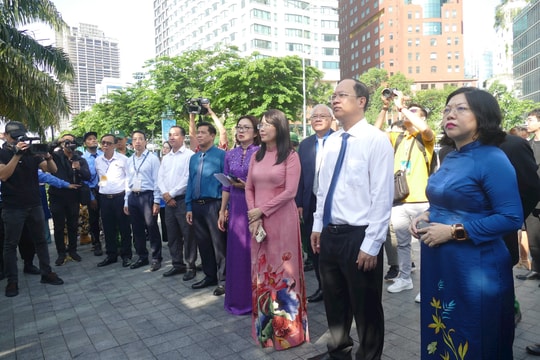 Khai mạc Lễ hội sông nước TP.HCM lần thứ nhất