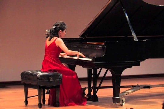 Nghệ sĩ Piano người Mỹ gốc Việt giành giải vàng Giải thưởng âm nhạc toàn cầu