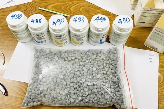 Bắt nam thanh niên mang gần 3000 viên ma túy tổng hợp đi giao
