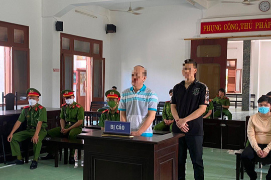 Phạt tù hai đối tượng làm giả nhiều giấy tờ, tài liệu