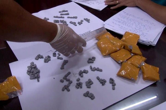 Thừa Thiên Huế: Bắt đối tượng, thu giữ 1.172 viên ma túy