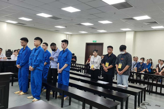Lĩnh án vì liên tục rút tiền trong tài khoản khách hàng tại Công ty FE Credit