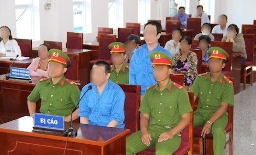 Bán ma túy để kiếm lời, hai bị cáo lĩnh 42 năm tù