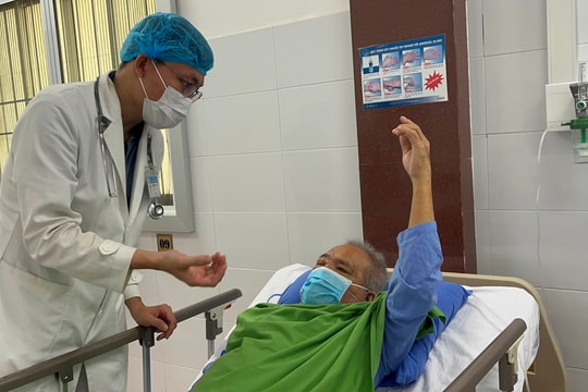 Cứu sống bệnh nhân cùng lúc nhồi máu cơ tim và đột quỵ