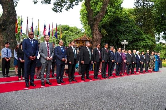 Trang trọng nghi lễ thượng cờ kỷ niệm 56 năm thành lập ASEAN