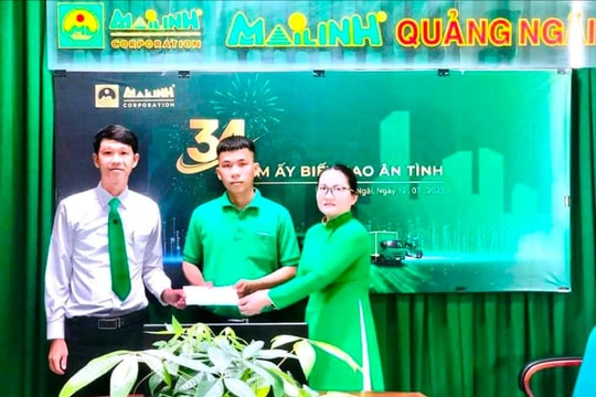 Cước taxi hơn 400 nghìn đồng, hành khách chuyển nhầm hơn 400 triệu cho tài xế