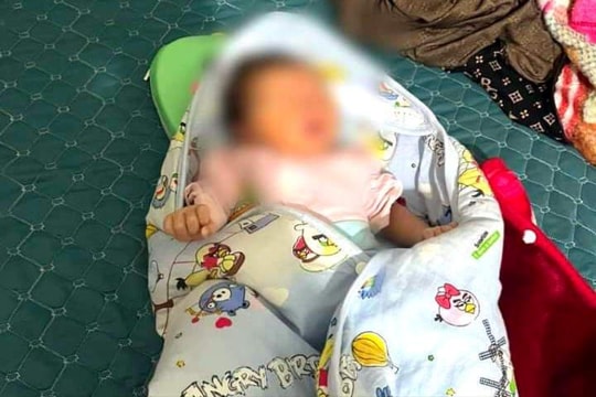 Bé gái sơ sinh bị bỏ rơi cùng tờ giấy nhờ người cưu mang