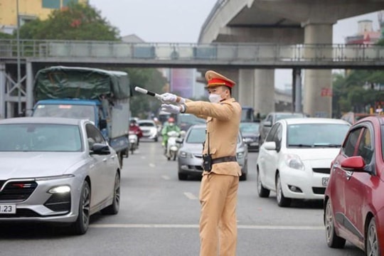 Hà Nội: Phân luồng giao thông nút Hồng Tiến - Nguyễn Văn Cừ