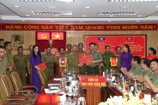 Thắt chặt hơn nữa tình hữu nghị, tăng cường công tác đảm bảo an ninh trật tự vùng biên