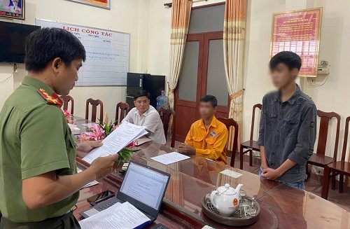 Khởi tố đối tượng tàng trữ, sử dụng trái phép vũ khí quân dụng