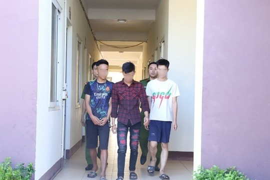 Bắt nhóm đối tượng hành hung, cướp tài sản của nam sinh