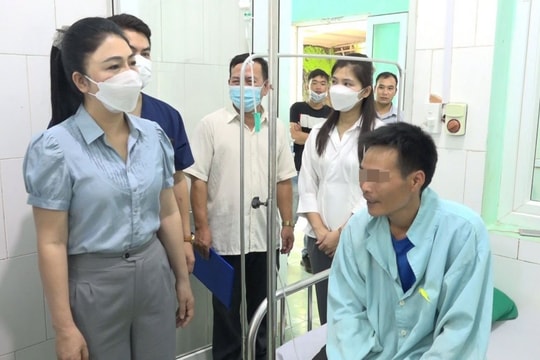 8 người ngộ độc sau ăn hoa chuông xào trứng