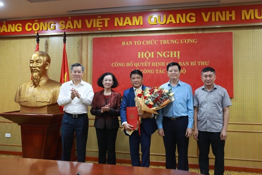 Trao quyết định bổ nhiệm Trợ lý Thường trực Ban Bí thư