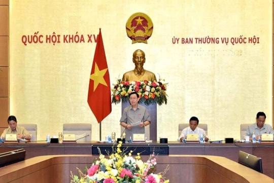 Chủ tịch Quốc hội chủ trì họp về công tác chuẩn bị phiên chất vấn tại phiên họp của UBTVQH