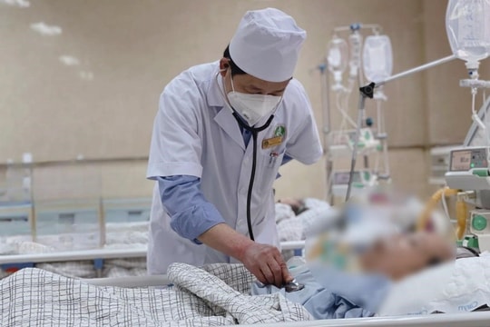 Lý do khiến hơn 500 nhân viên y tế ở TP.HCM nghỉ việc