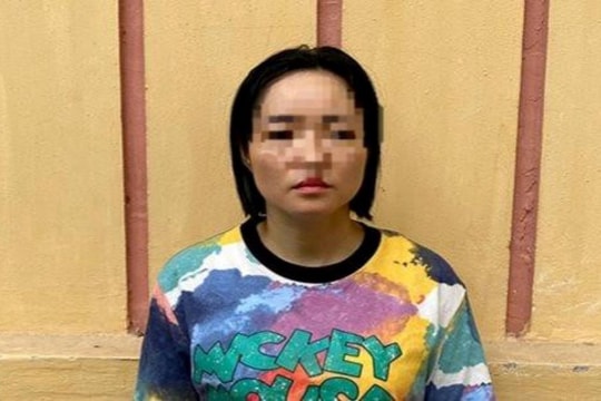 Một phụ nữ bị khởi tố, bắt giam về hành vi đánh bạc