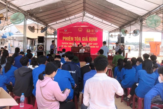 Chi đoàn TAND tỉnh Quảng Ngãi tuyên truyền pháp luật qua phiên tòa giả định