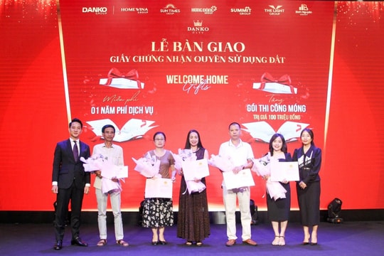 Cư dân Danko City hân hoan nhận Giấy chứng nhận quyền sử dụng đất