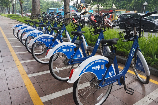 Hà Nội: Xe đạp công cộng ra mắt, người dân hào hứng