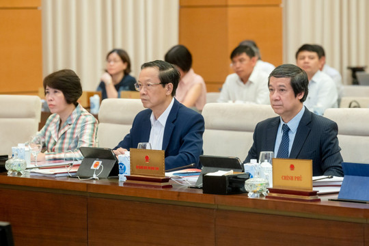 Ngành giáo dục vượt qua muôn vàn khó khăn, thách thức để tạo chuyển biến  trong thực tế