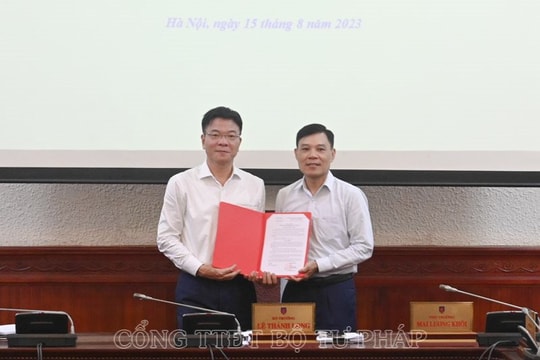Bộ Tư pháp trao Quyết định bổ nhiệm 4 lãnh đạo cấp Vụ