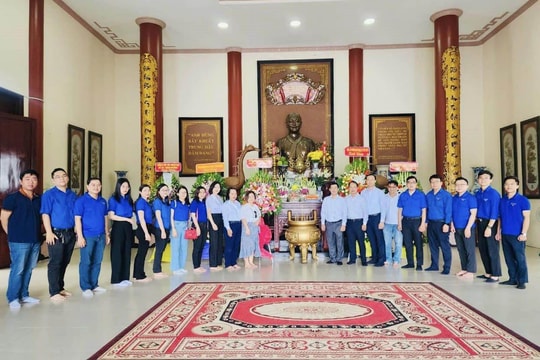 TAND quận 1 tổ chức chương trình về nguồn tại tỉnh Bến Tre