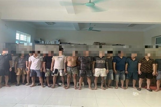 Triệt phá ổ nhóm cờ bạc lớn trên sông Hồng