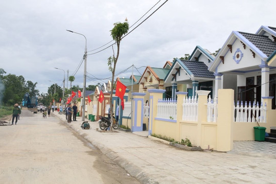 Rộn rã tiếng cười trong ngôi nhà mới ở làng chài Thiệu Vũ
