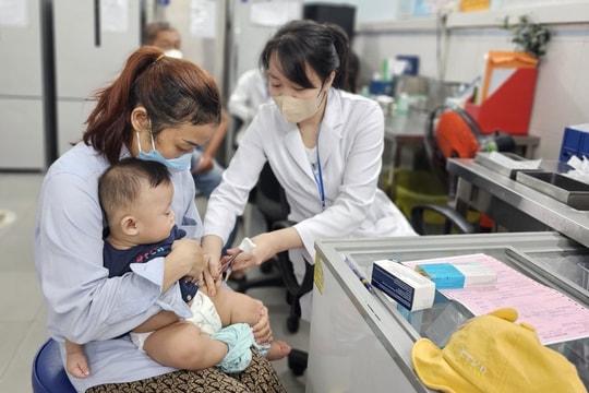 Phân bổ gần 185.000 liều vaccine 5 trong 1 miễn phí cho trẻ em